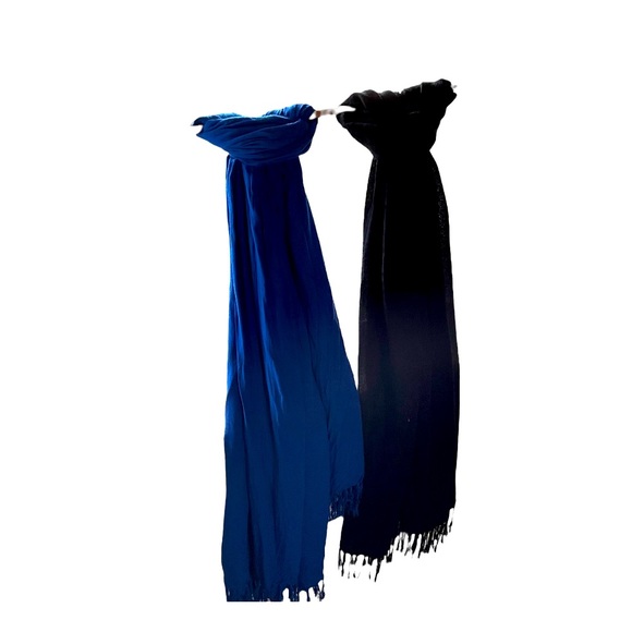 scarf bundle black & royal blue. Condition like new no rips, holes or stains - Picture 1 of 9